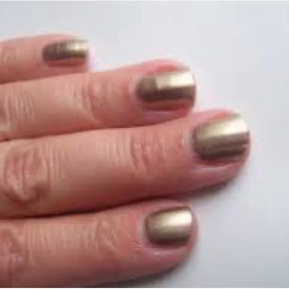 L'Oreal Paris Colour Riche Nail, Because You're Worth It, 0.39 Ounces - Picture 2 of 2